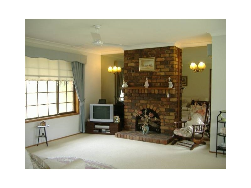 12 Rawlinna Drive, Mermaid Waters QLD 4218