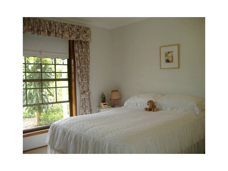 12 Rawlinna Drive, Mermaid Waters QLD 4218