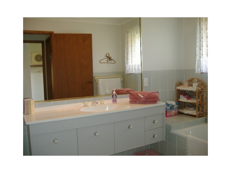 12 Rawlinna Drive, Mermaid Waters QLD 4218