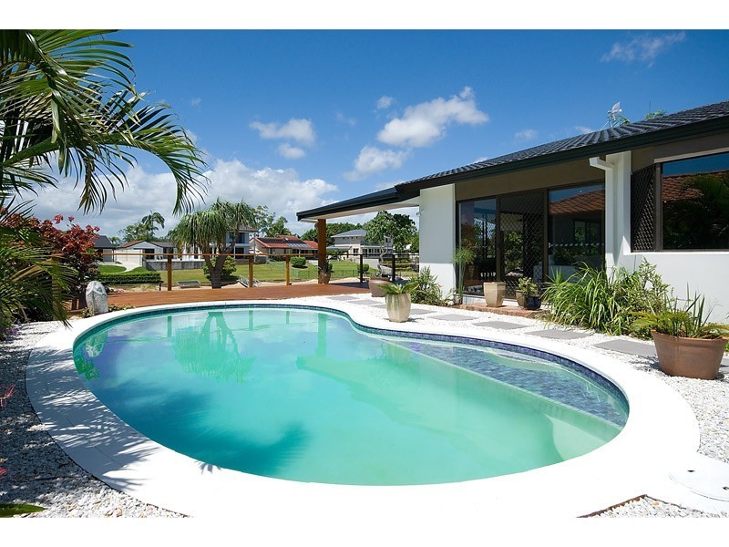 26 Namatjira Ct, Broadbeach Waters QLD 4218