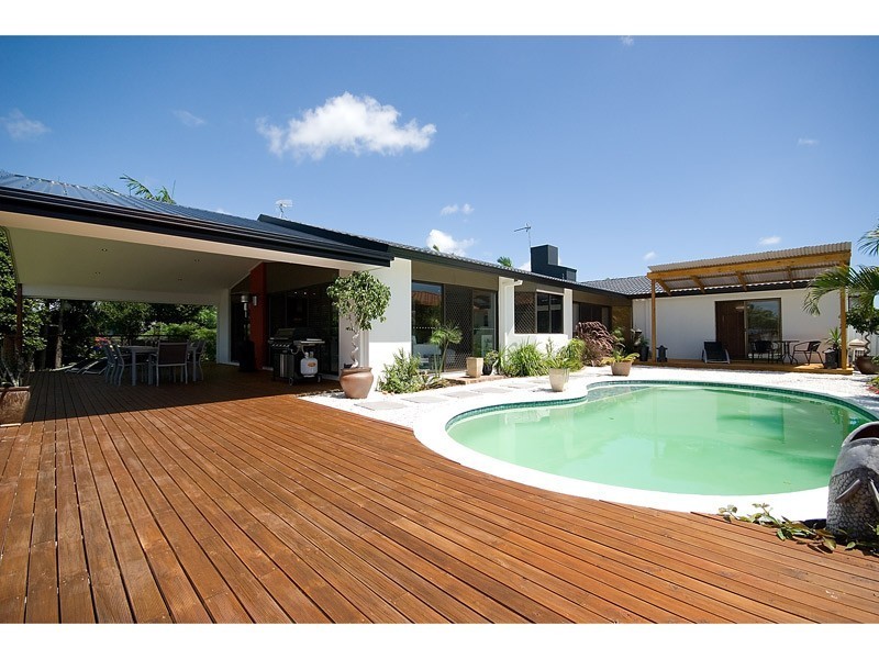 26 Namatjira Ct, Broadbeach Waters QLD 4218