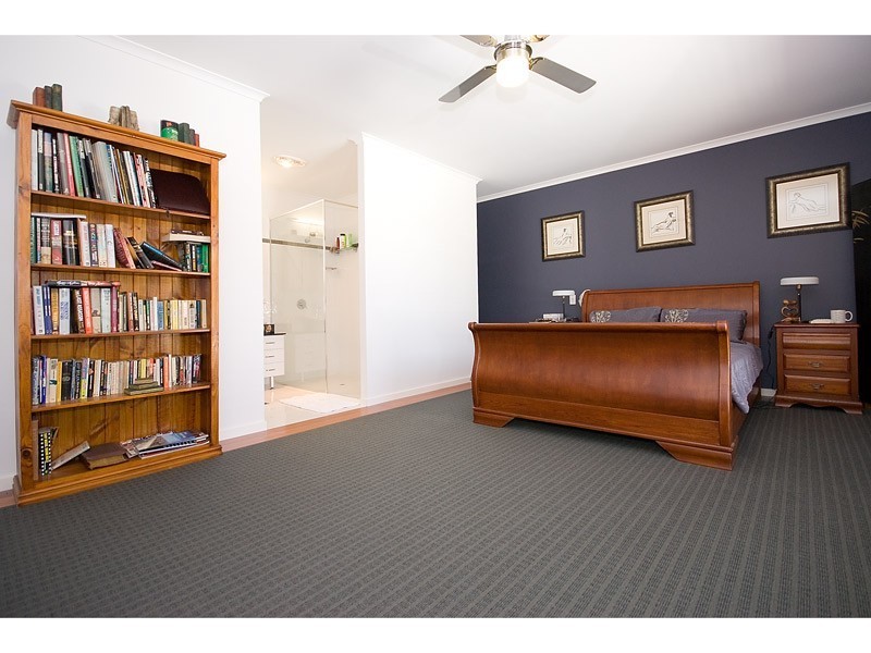 26 Namatjira Ct, Broadbeach Waters QLD 4218