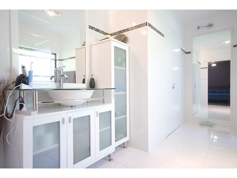 26 Namatjira Ct, Broadbeach Waters QLD 4218