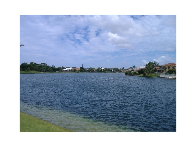30 Haslewood Court, Mermaid Waters QLD 4218