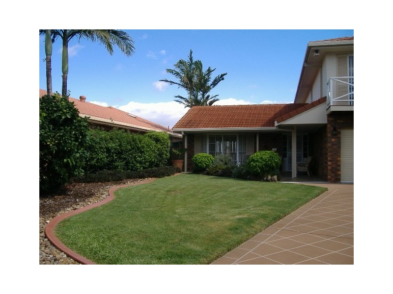 30 Haslewood Court, Mermaid Waters QLD 4218