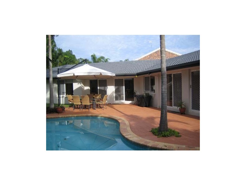 10 Monteclair Court, Mermaid Waters QLD 4218