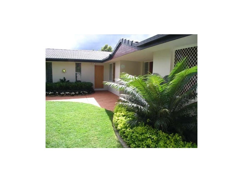 10 Monteclair Court, Mermaid Waters QLD 4218