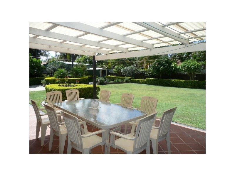 25 Birigun Street, Mermaid Waters QLD 4218