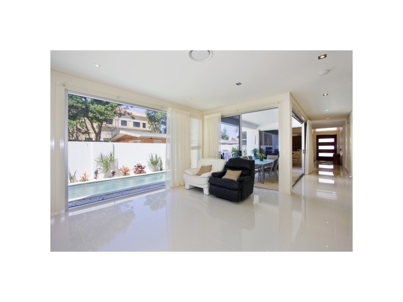 29 Hilda Street, Mermaid Beach QLD 4218
