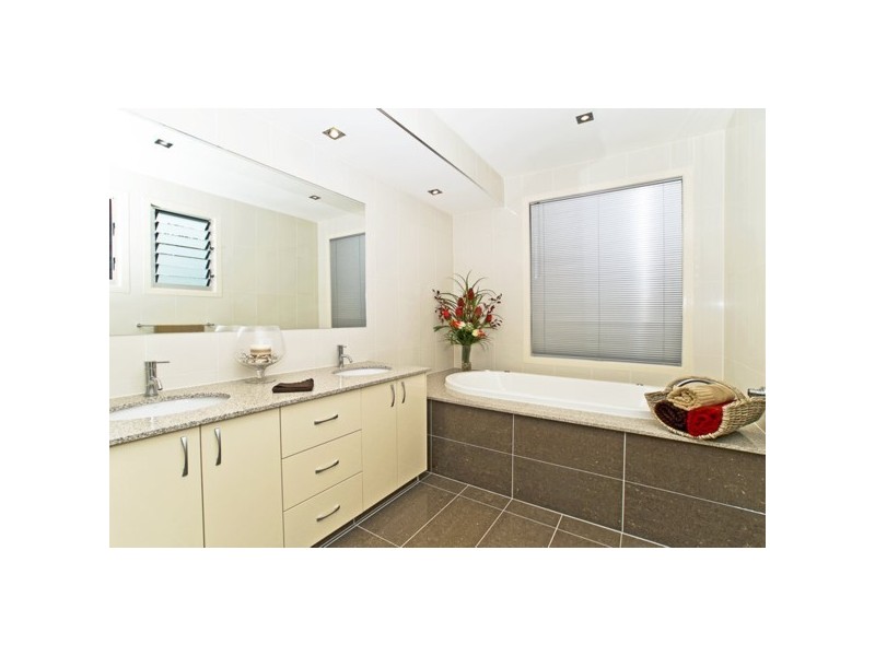 29 Hilda Street, Mermaid Beach QLD 4218