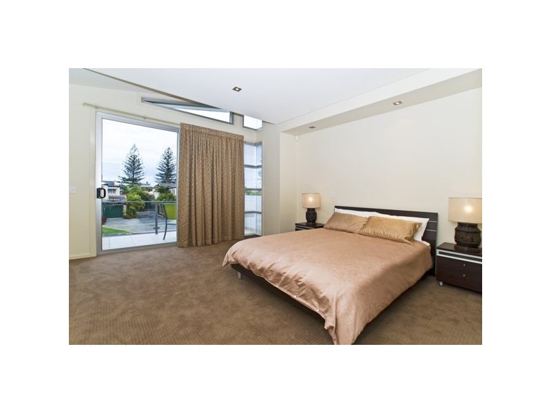 29 Hilda Street, Mermaid Beach QLD 4218