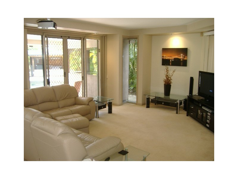 38 Kuranda Drive, Robina QLD 4226