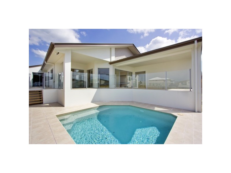 16 Worchester Terrace, Reedy Creek QLD 4227