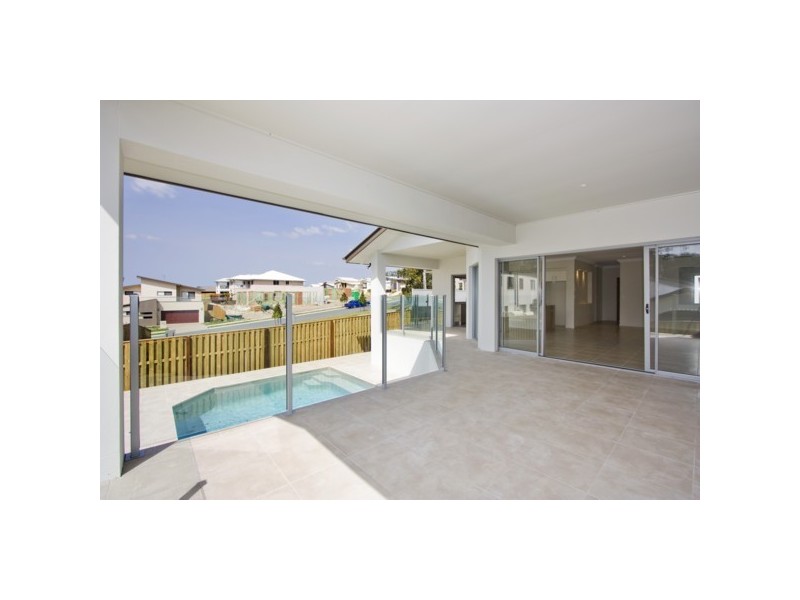 16 Worchester Terrace, Reedy Creek QLD 4227