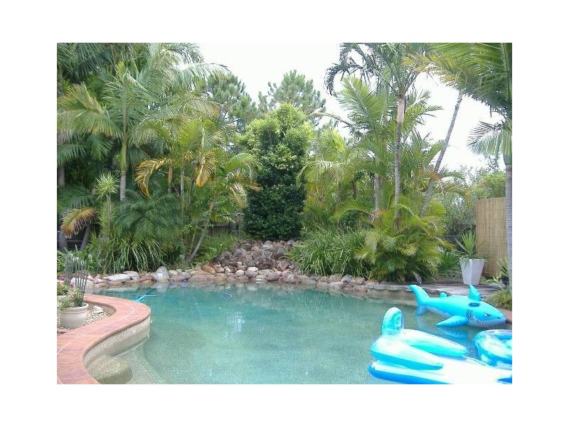 45 Rawlinna Drive, Mermaid Waters QLD 4218