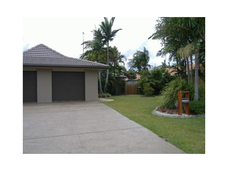 45 Rawlinna Drive, Mermaid Waters QLD 4218