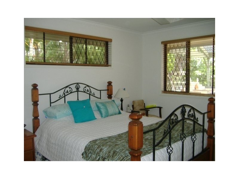 45 Rawlinna Drive, Mermaid Waters QLD 4218