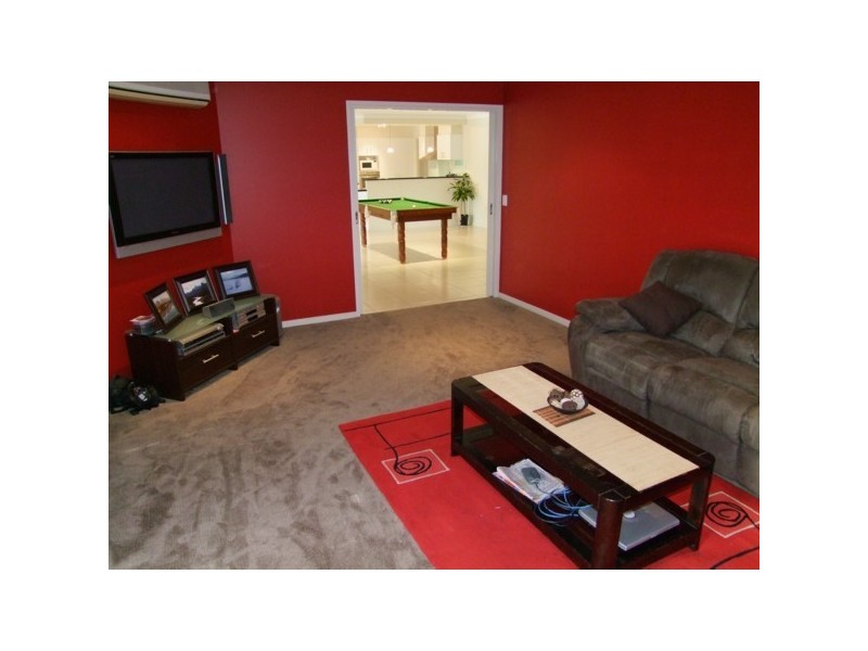 38 Southern Skies Avenue, Reedy Creek QLD 4227