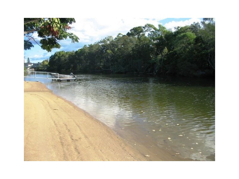 17 Ensenada Court, Broadbeach Waters QLD 4218