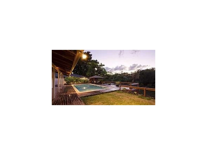17 Ensenada Court, Broadbeach Waters QLD 4218