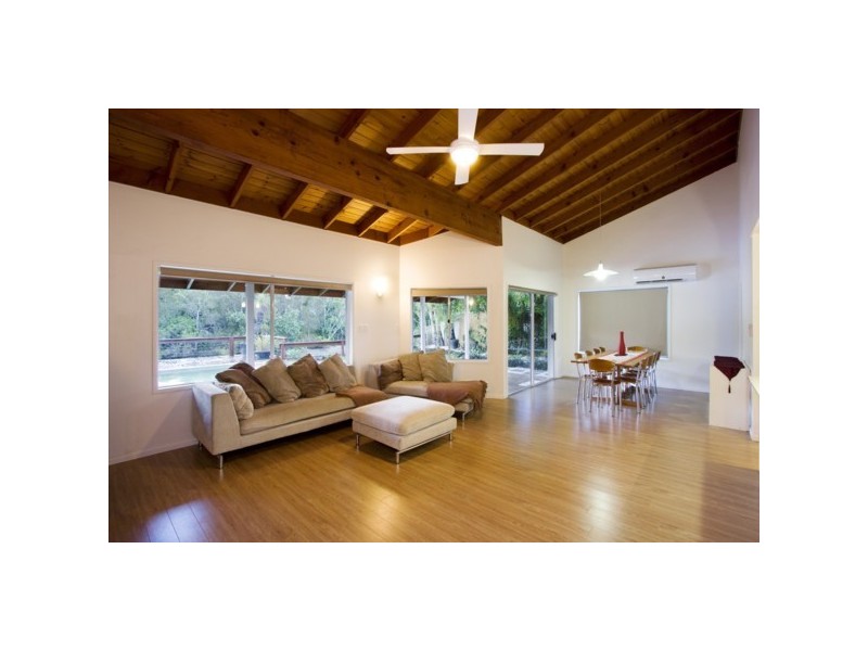 17 Ensenada Court, Broadbeach Waters QLD 4218