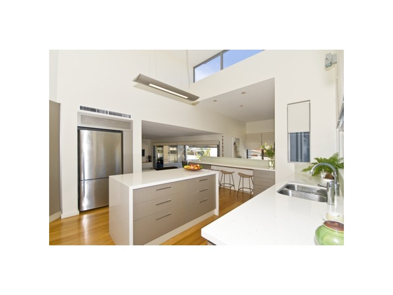 16 Hedges Avenue, Mermaid Beach QLD 4218