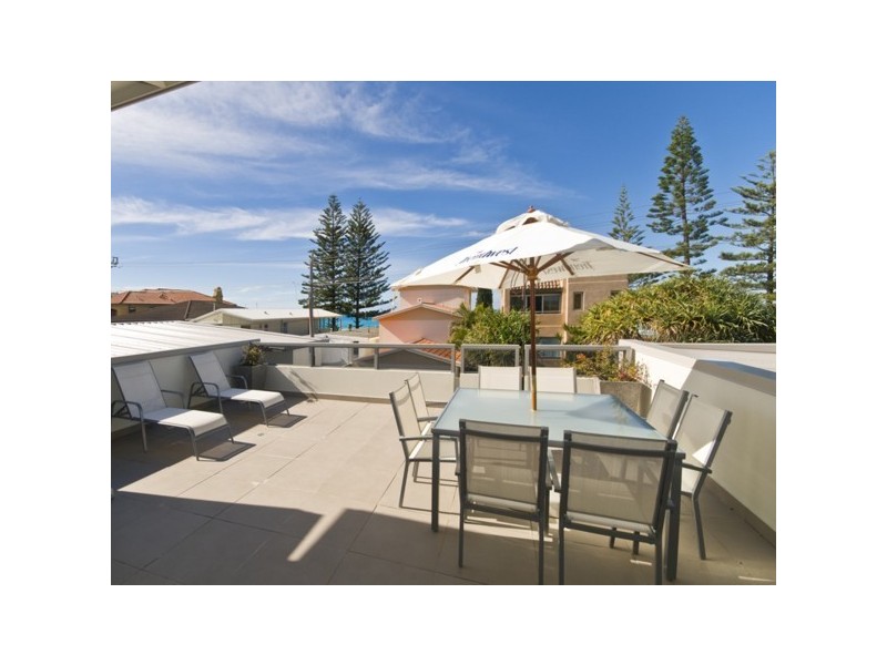 16 Hedges Avenue, Mermaid Beach QLD 4218