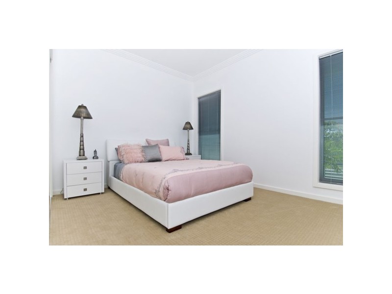 27 Azzurra Drive, Varsity Lakes QLD 4227