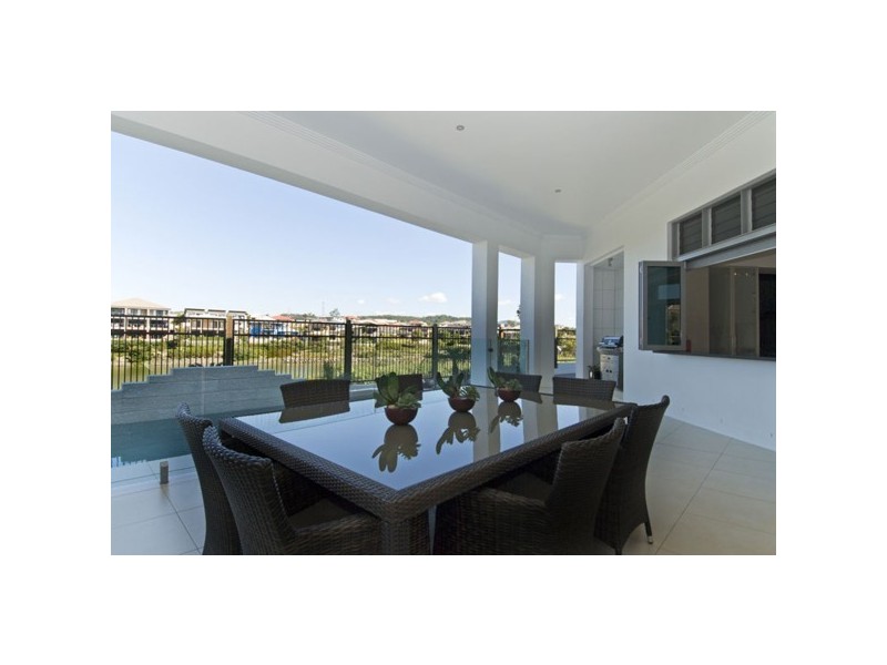 27 Azzurra Drive, Varsity Lakes QLD 4227