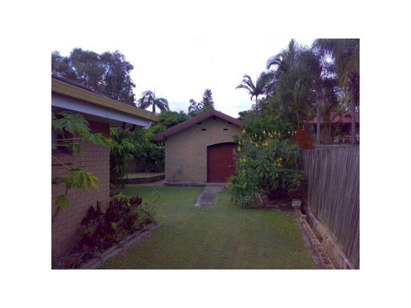 3 Collins Crescent, Benowa QLD 4217