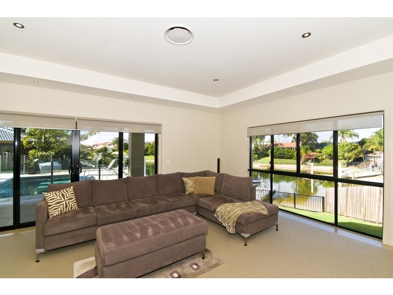 32 Compass Court, Mermaid Waters QLD 4218