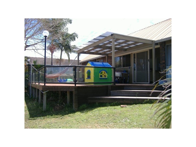 24 Kurrawa Avenue, Mermaid Waters QLD 4218