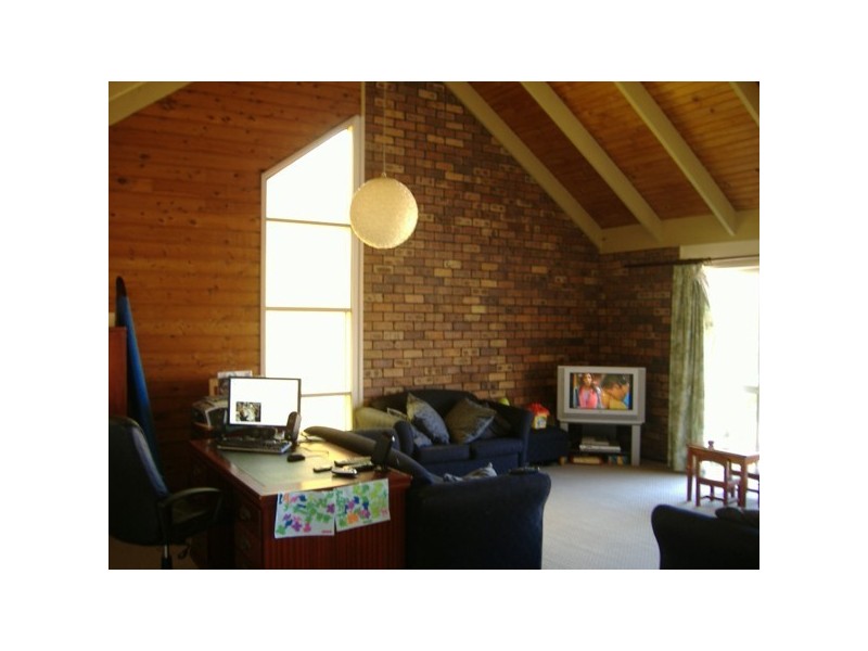 24 Kurrawa Avenue, Mermaid Waters QLD 4218