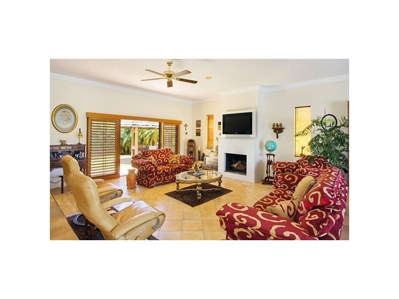 17 Donegal Crescent, Sorrento QLD 4217