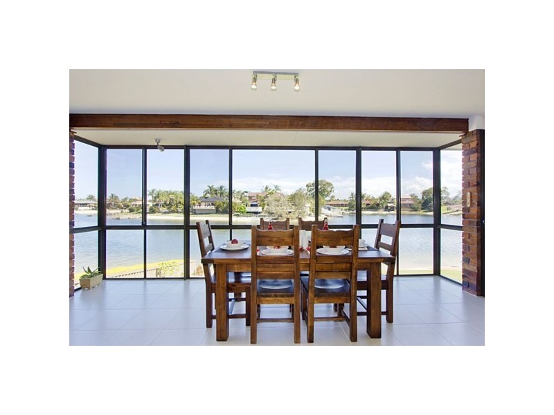 11 Weatherly Avenue, Mermaid Waters QLD 4218