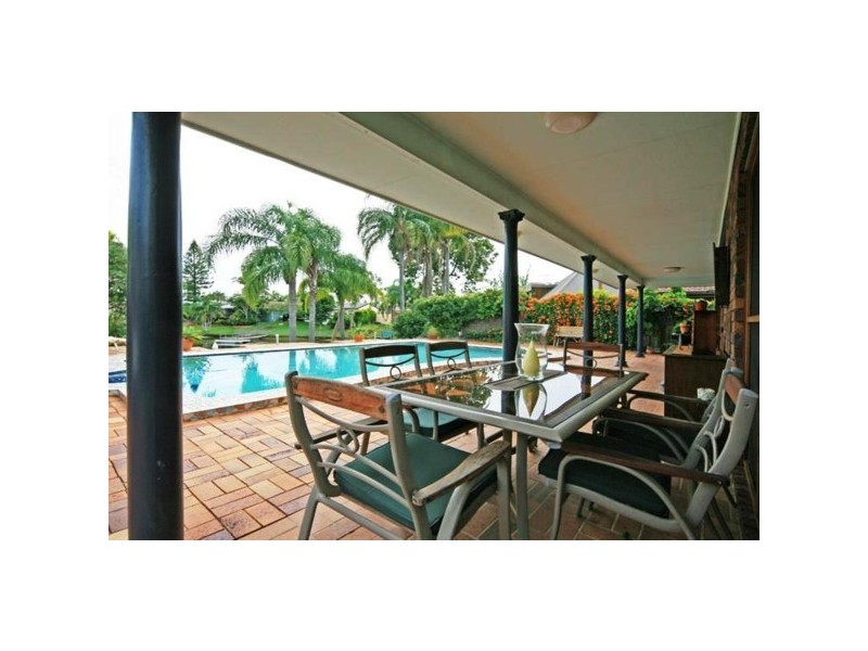 14 Donegal Crescent, Sorrento QLD 4217