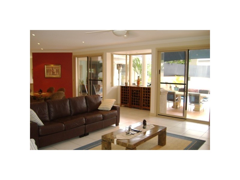 42 Kirralee Drive, Robina QLD 4226