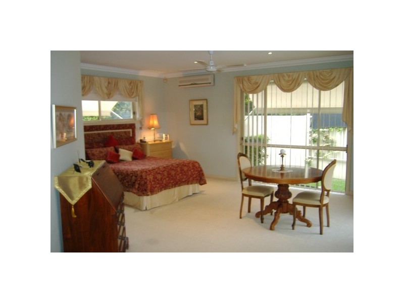 42 Kirralee Drive, Robina QLD 4226