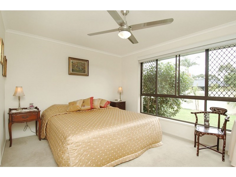 2 Karratha Court, Mermaid Waters QLD 4218