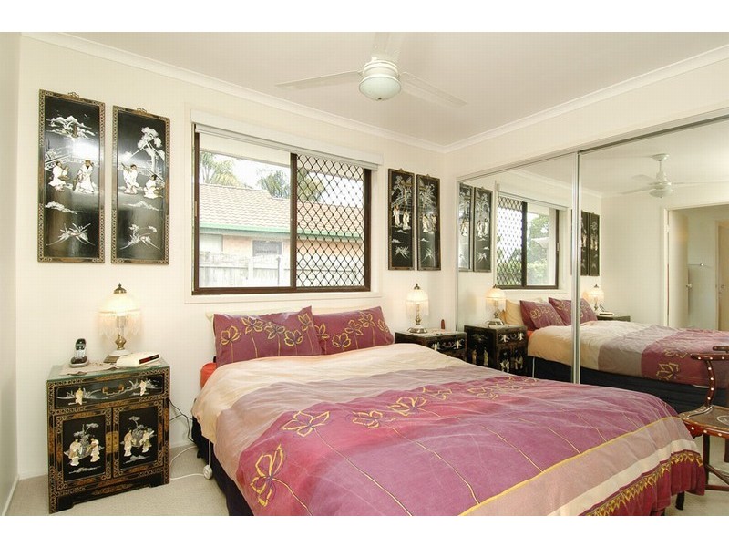 2 Karratha Court, Mermaid Waters QLD 4218