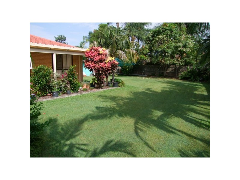 4 Nicolson Court, Mermaid Waters QLD 4218