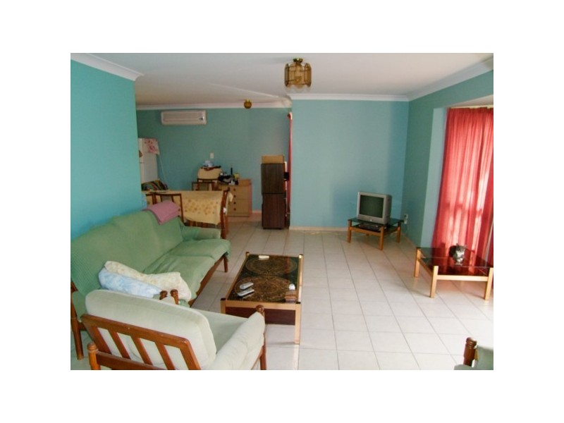 4 Nicolson Court, Mermaid Waters QLD 4218