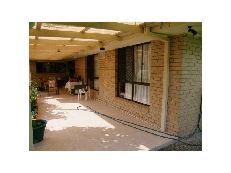 4 Nicolson Court, Mermaid Waters QLD 4218