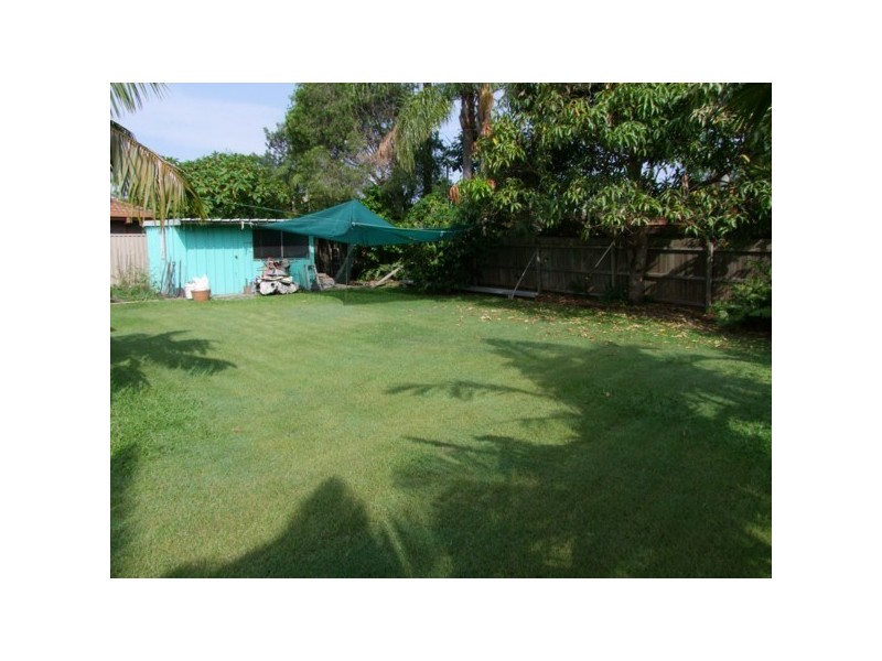 4 Nicolson Court, Mermaid Waters QLD 4218