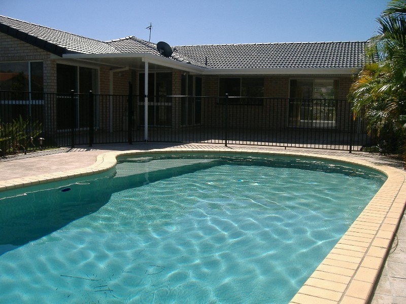 148 Santa Cruz Boulevard, Clear Island Waters QLD 4226