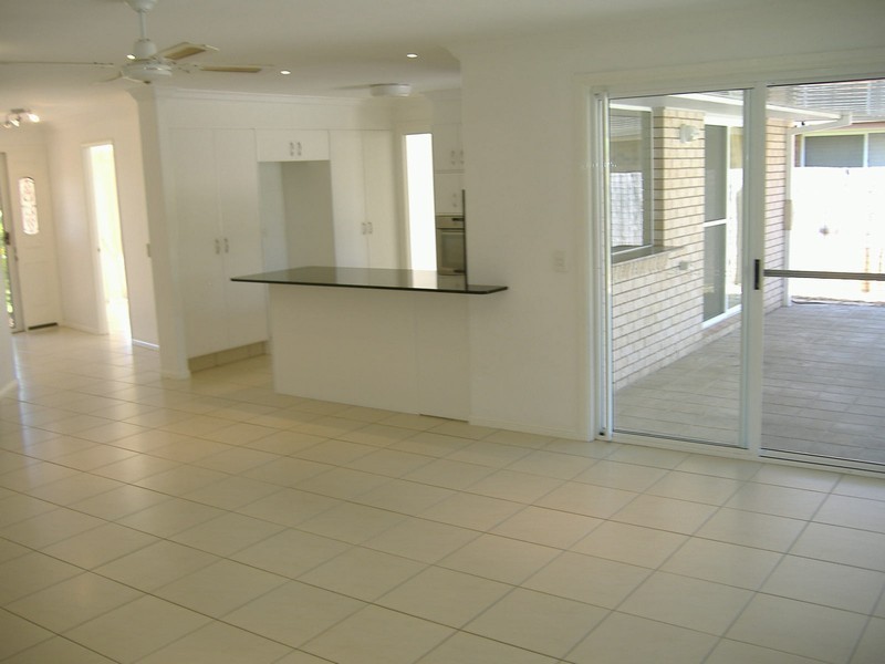 148 Santa Cruz Boulevard, Clear Island Waters QLD 4226