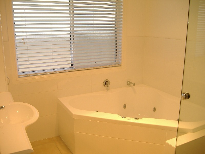 148 Santa Cruz Boulevard, Clear Island Waters QLD 4226
