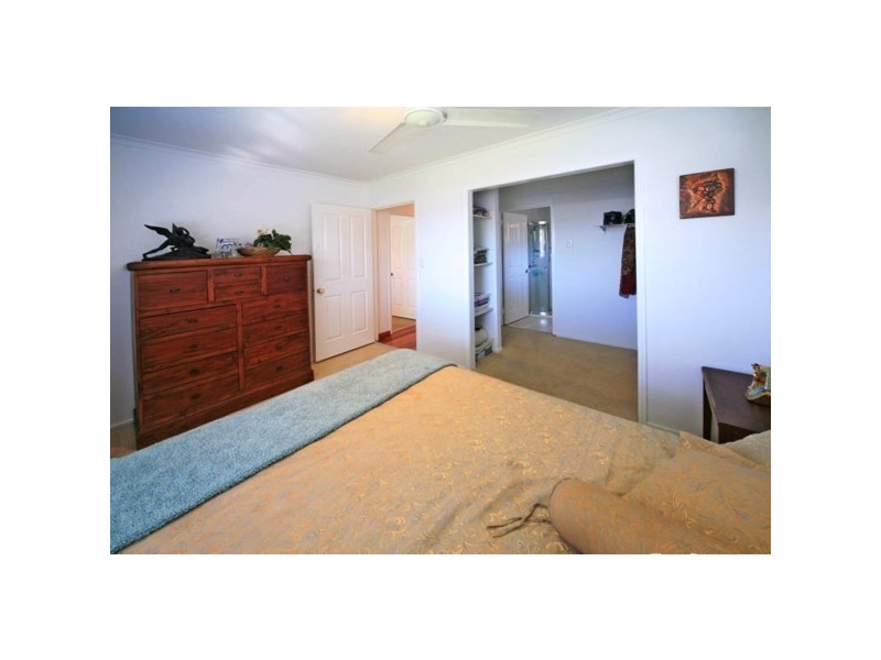 10 Pensacola Court, Broadbeach Waters QLD 4218