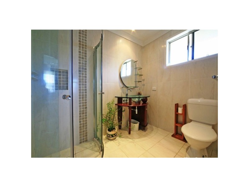 10 Pensacola Court, Broadbeach Waters QLD 4218