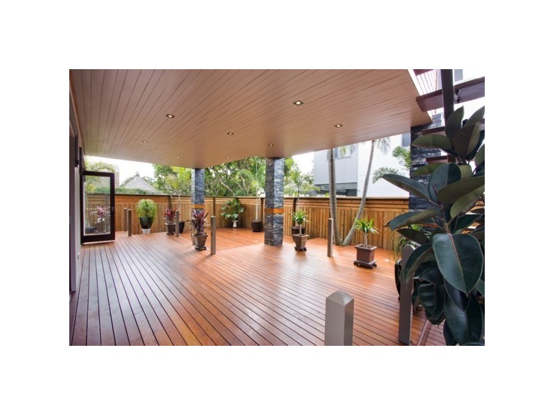 111 Petrel Avenue, Mermaid Beach QLD 4218